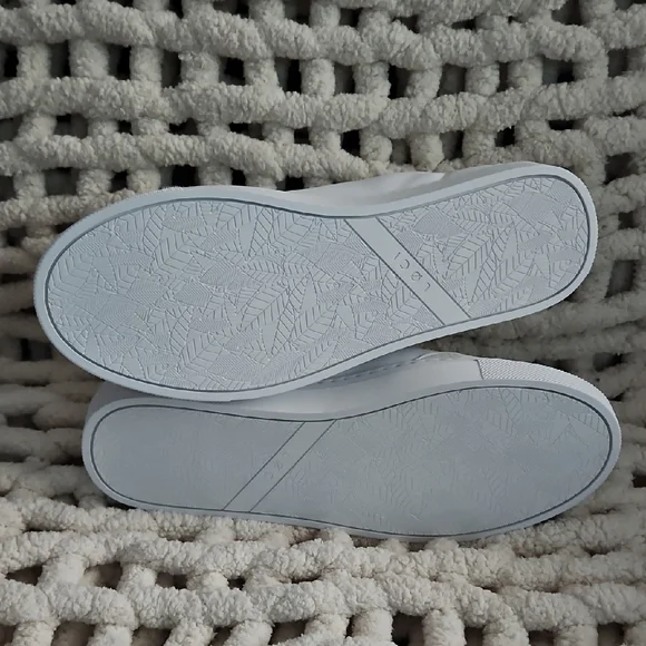 Loci Ten Vegan Logo High-Top Sneakers - Picture 9 of 16